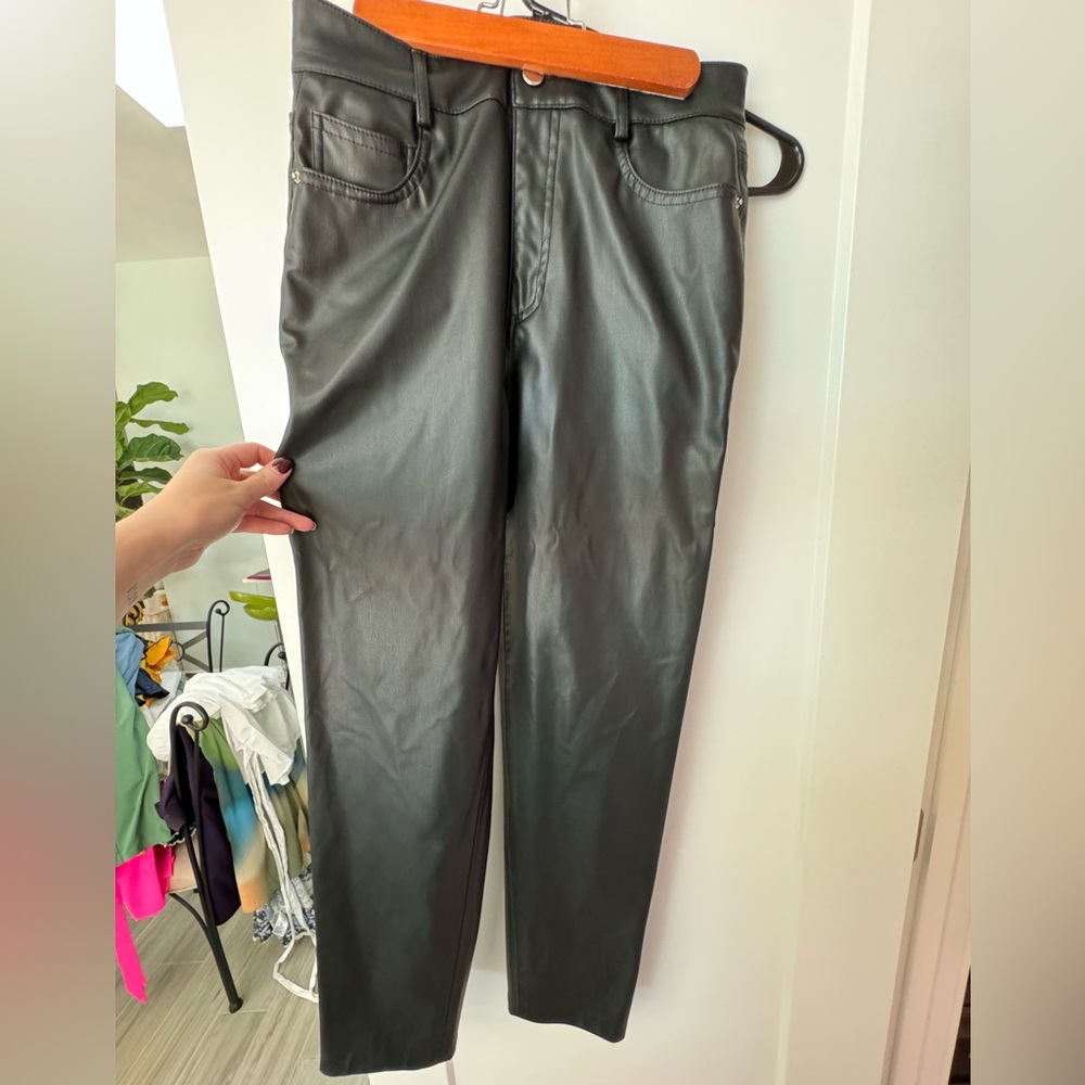 Black leather ankle pant